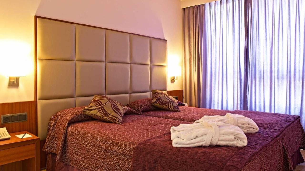 Protur Turo Pins 4* Sup Hotel Cala Ratjada  Exterior photo