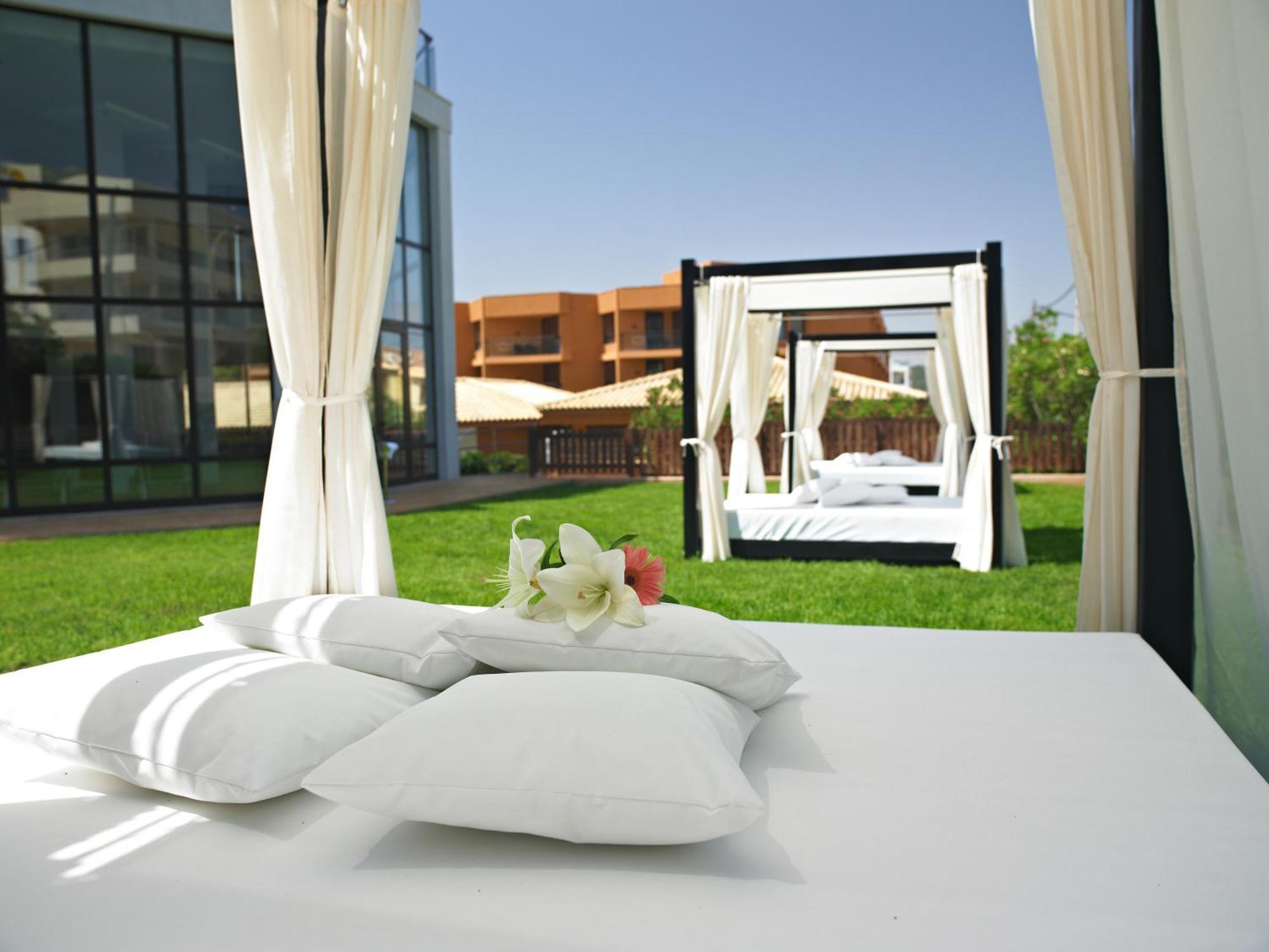 Protur Turo Pins 4* Sup Hotel Cala Ratjada  Exterior photo