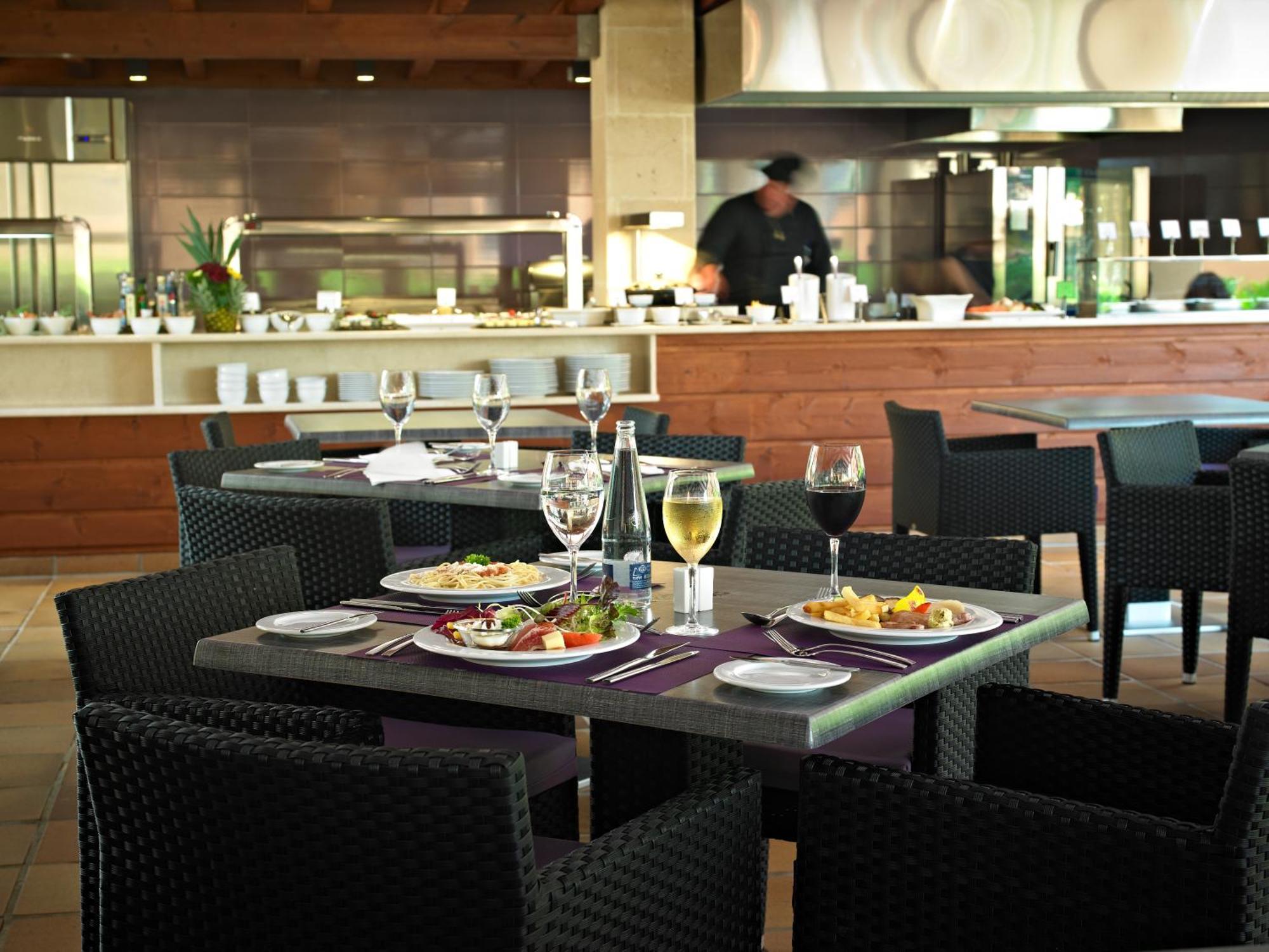 Protur Turo Pins 4* Sup Hotel Cala Ratjada  Exterior photo